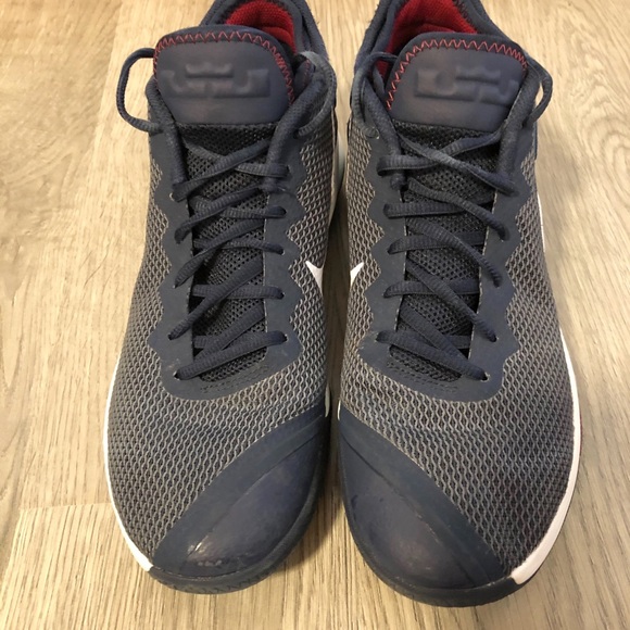 Nike Lebron Witness II in College Navy Team Red - Picture 3 of 5